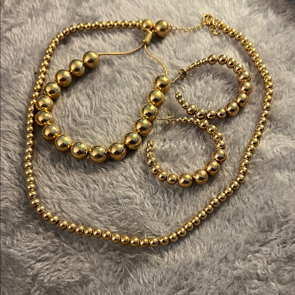 Elegant Gold Beaded Jewelry Set
